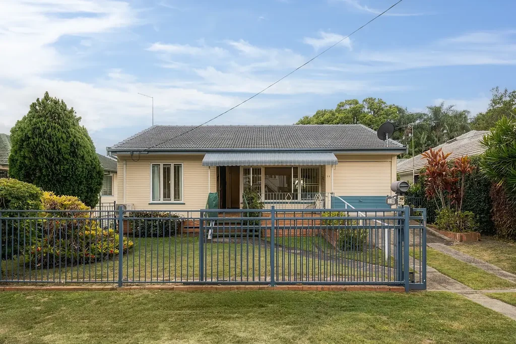 Geebung 3બેડરૂમ Renovate or Detonate! Endless Opportunity on 718m2