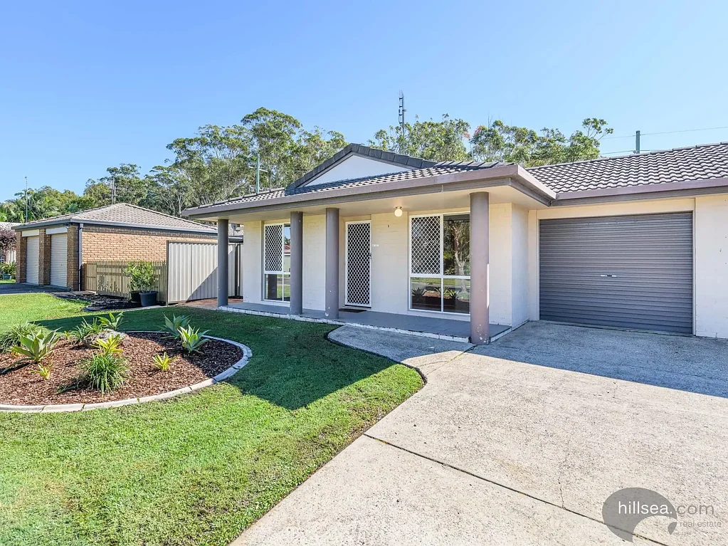 1/13 Liam Court, Labrador, QLD 4215