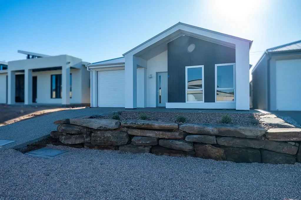Port Hughes 3 Bedroom Modern Country Living by the Coast