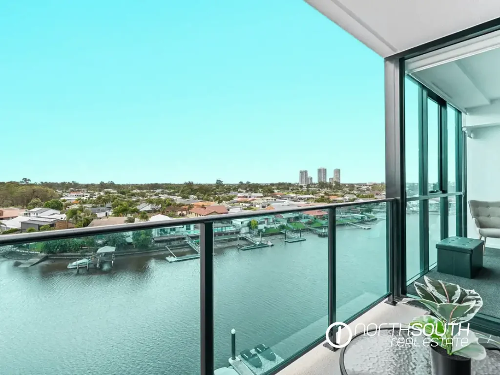 Gorgeous Apartment with Water Views