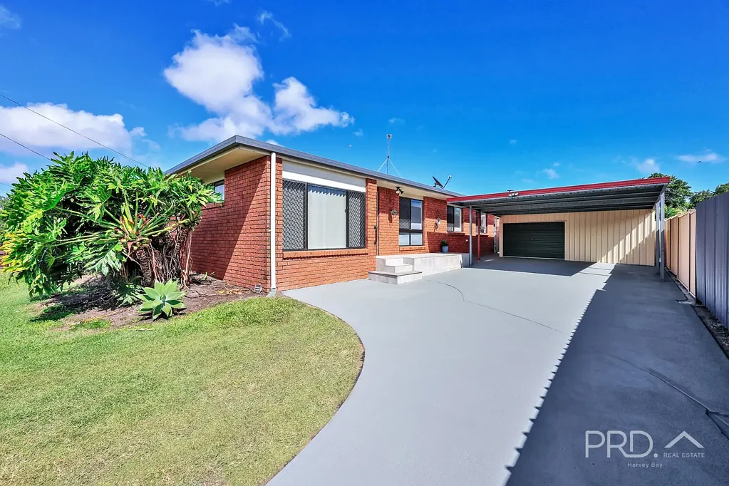 Urangan 3房  3 BEDROOMS - SPARKLING INGROUND POOL - CURRENTLY LET AS AIRBNB - FULLY FURNISHED - BEAUTIFULLY PRESENTED - 750 METRES TO MARINA - HIGH DOUBLE CARPORT