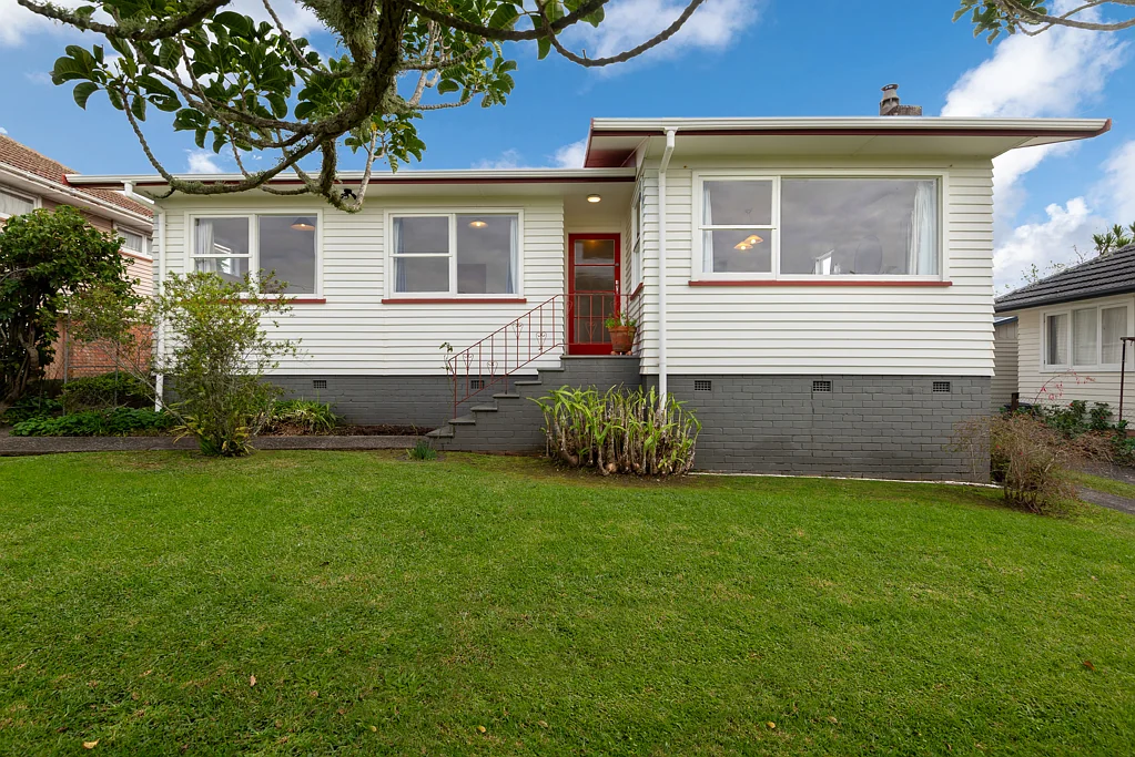 10 Japonica Drive, Beach Haven, North Shore City, Auckland