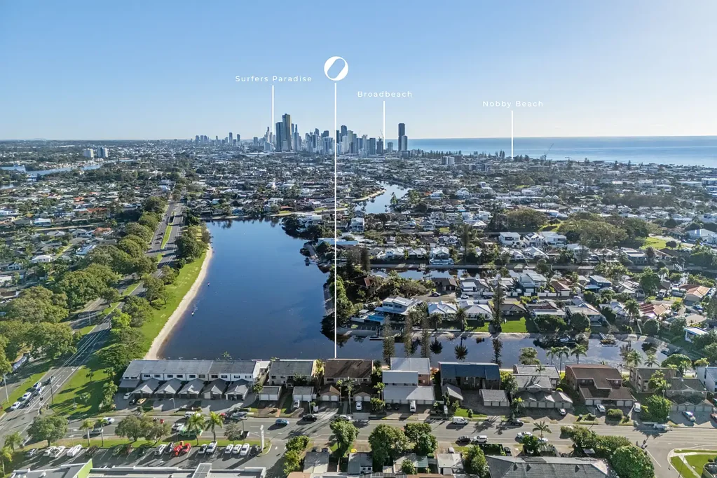 Mermaid Waters 2房  North To Water Townhouse, Absolute Prime Location.