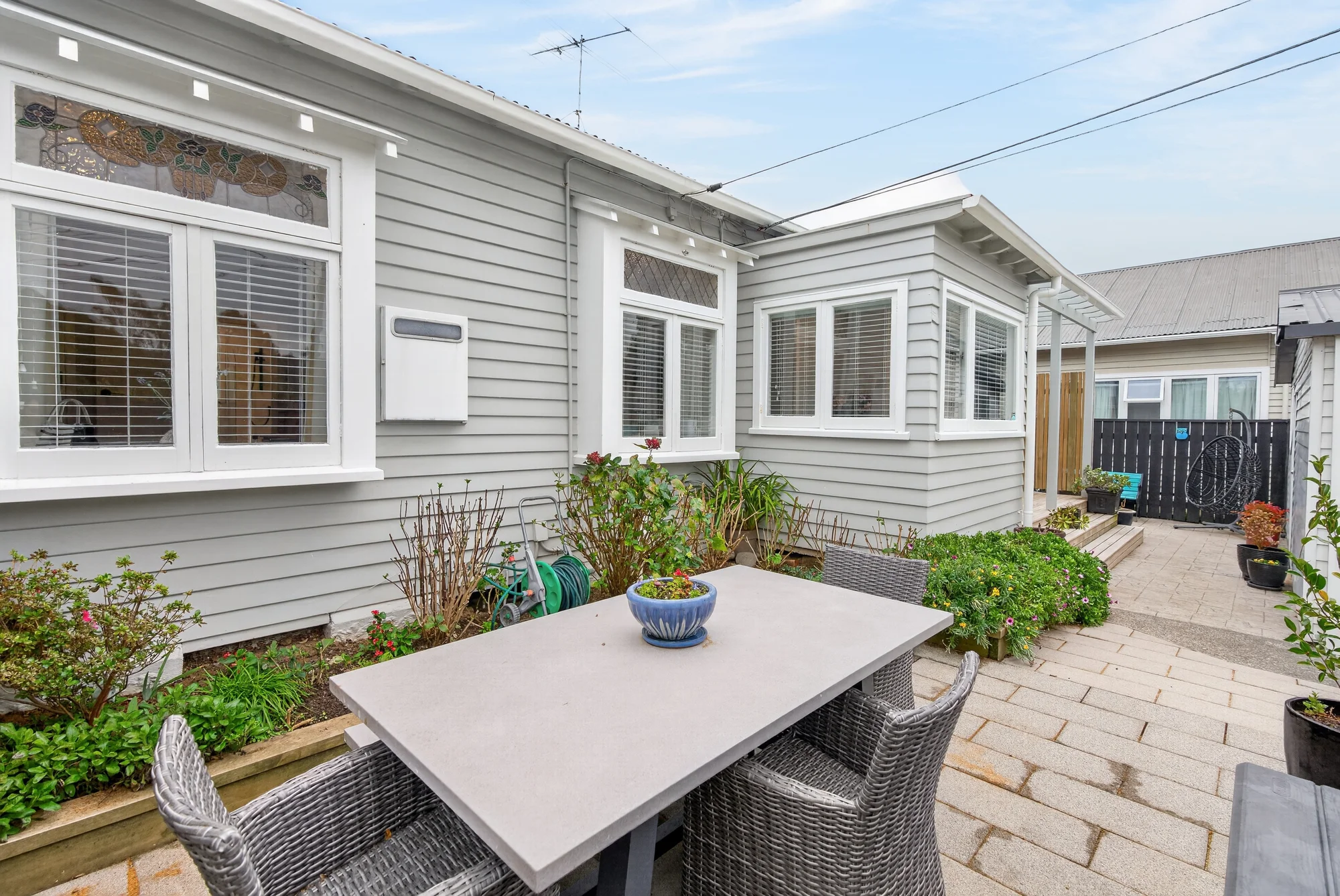 Woburn 3房  Renovated, Warm & Wonderfully Versatile