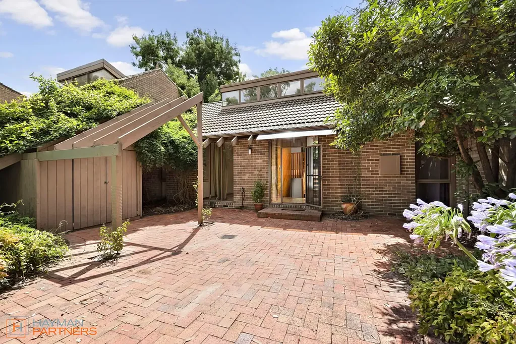 61/83 Crozier Circuit, Kambah, ACT 2902