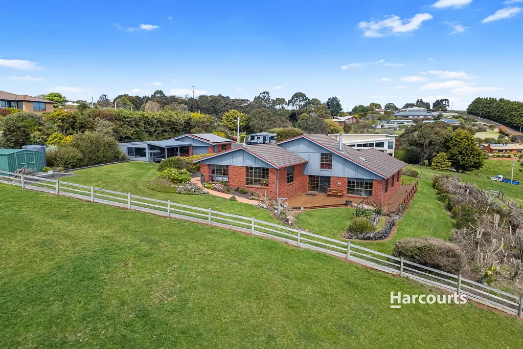Ulverstone 4房  Your Private Coastal Retreat Above Ulverstone...