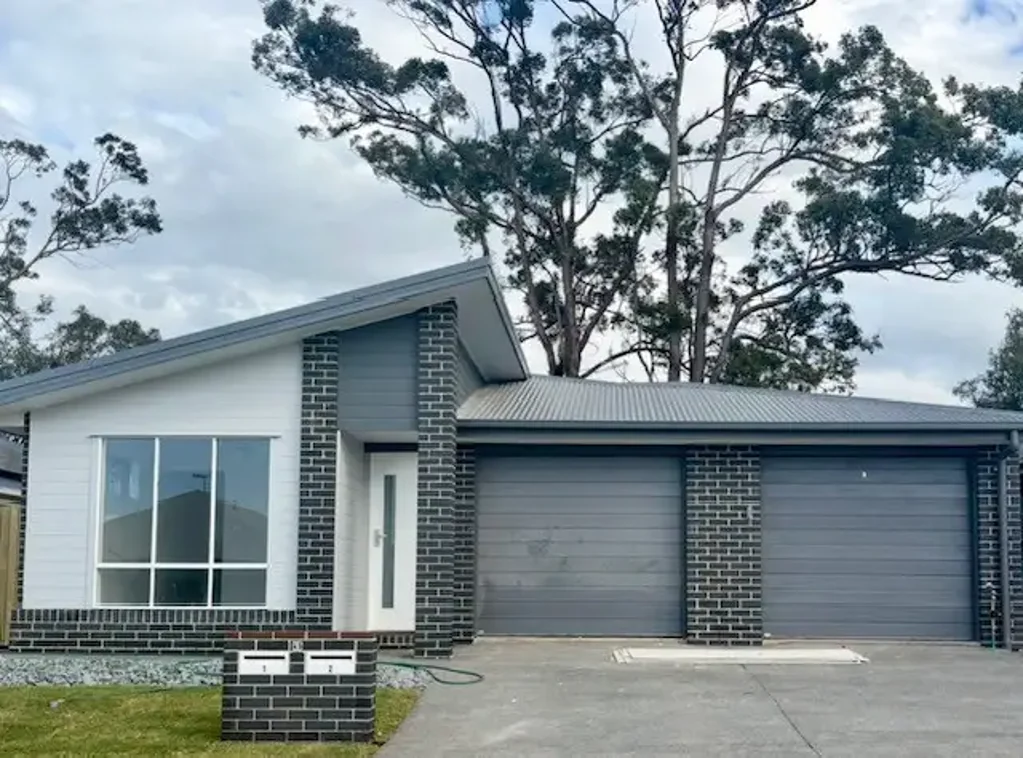 Redbank Plains 4chambre Ideal Investment high returns Dual key