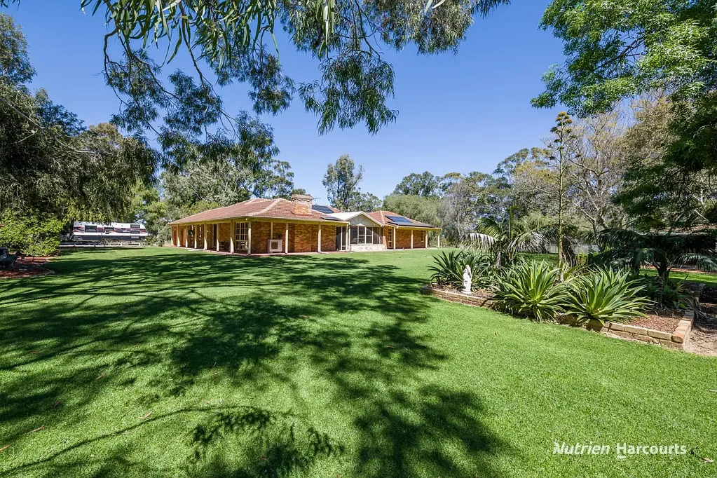 38 St Andrews Court, Woodridge, WA 6041