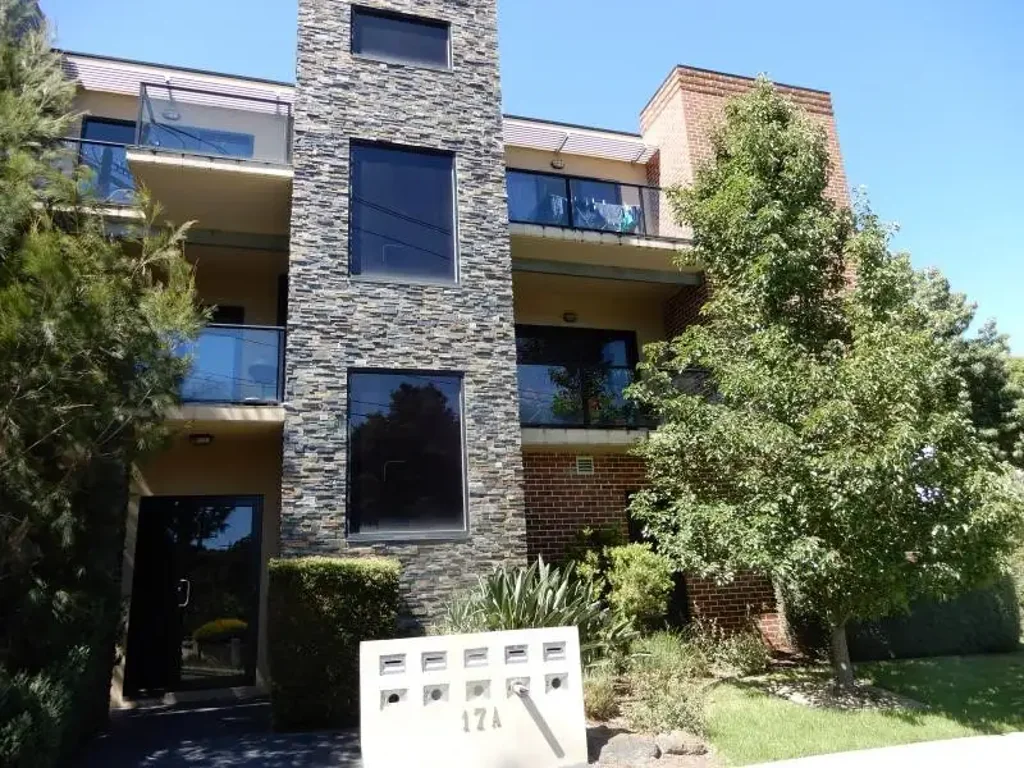 Stylish & Convenient Living in the Heart of Ringwood