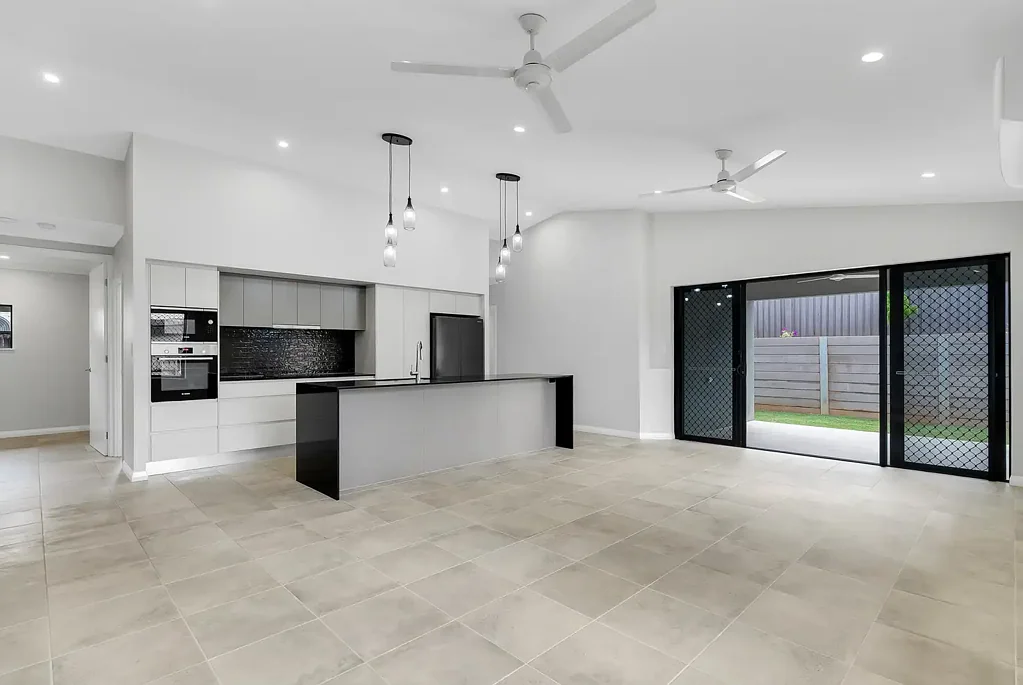 Bentley Park 4chambre Expansive Family Home, Only 5 Years Old!