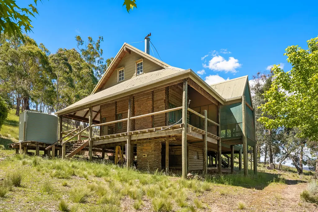 Taralga 4WD Paradise on 135ha with Riverfront Log Cabin & Guest Retreat