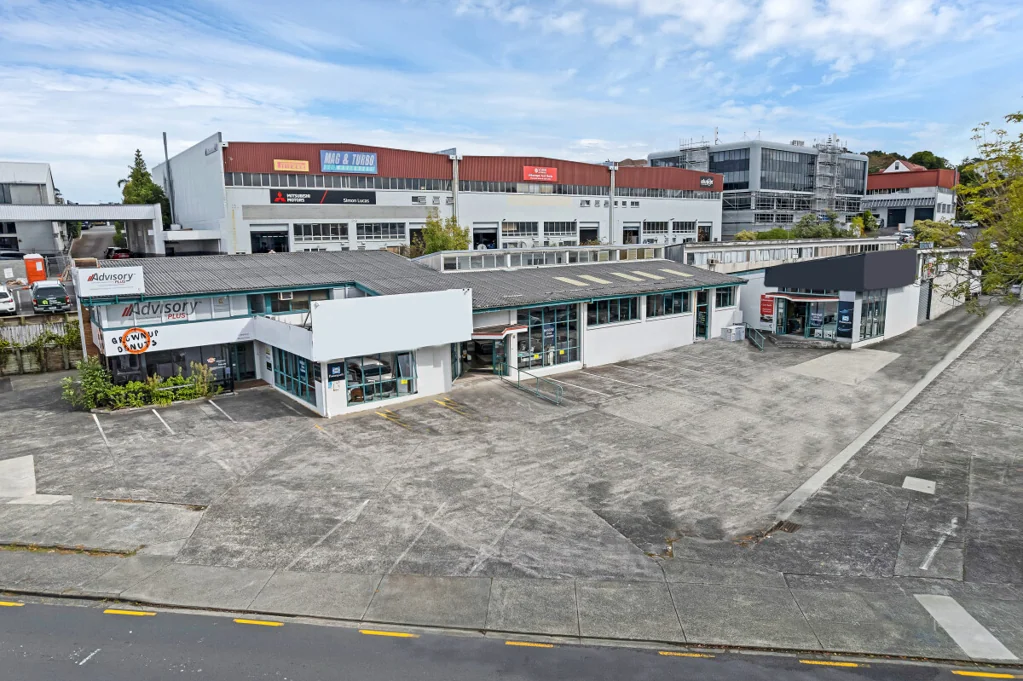 Wairau Valley High Profile Retail on Target Road