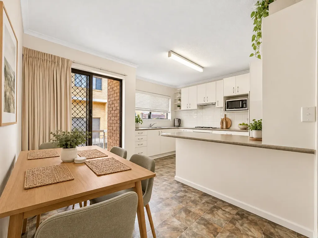 Coorparoo 2 Slaapkamer Generous Two-Bedroom Apartment in a Highly Convenient Coorparoo Position