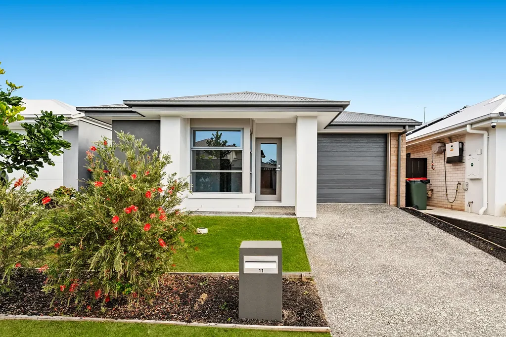 Burpengary 4房 繁荣之地——在蓬勃发展的生活区享受轻松现代生活 A Place to Flourish - Effortless Contemporary Living in Thriving Lifestyle Area