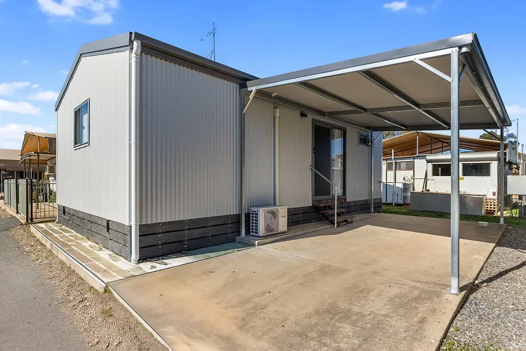 Mulwala 2 Bedroom Near new holiday cabin at Mulwala NSW
