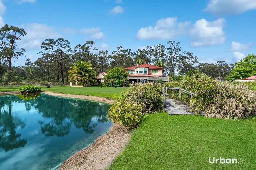 Kitchener 6Kwarto Your expansive rural-lifestyle escape on 1.07 hectares