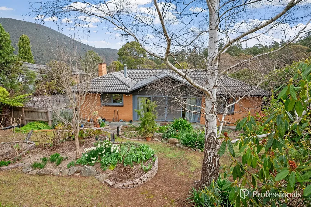 Warburton 3 Bedroom THE BEST OF WARBURTON- MOUNTAIN VIEWS & GARDEN SANCTUARY
