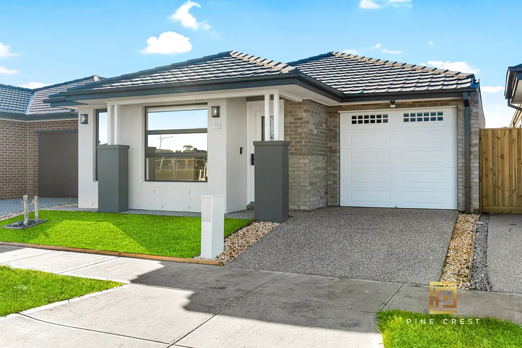 Werribee 4Moenga Stunning Brand-New Home in Riverwalk Estate