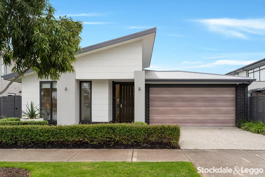 Craigieburn 4房 奢华样板房，尊享度假村式户外生活 Luxury Ex-Display Home with Resort-Style Outdoor Living