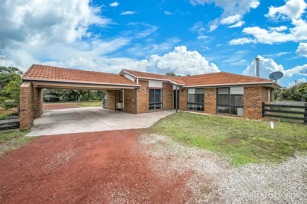 Farm Style Living in Central location