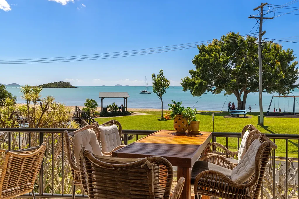 Cannonvale 2Habitaciones Million Dollar Views, Beachside Living And Clear Instructions To SELL!
