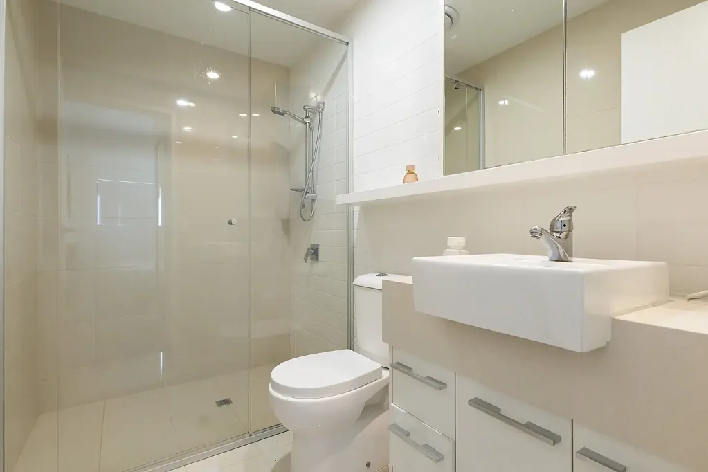 Broadbeach Waters 2Zimmer Modern Waterfront 2 Bedroom Unit Walking Distance to the Beach