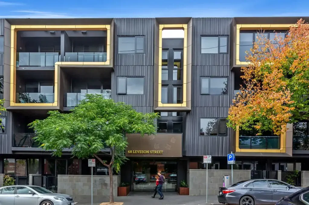 North Melbourne 2 Bedroom Magnificent Courtyard, Exceptional Location!
