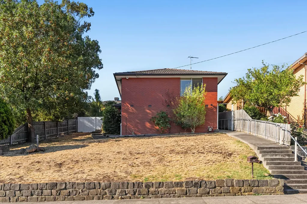 Niddrie 3ห้องนอน Substantial Land, Northern Rear Aspect, Valley Lake Outlooks