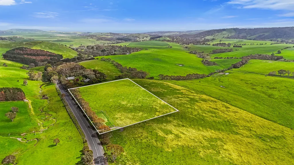 Inman Valley Heaven scent with Northerly aspect on 6-acres.