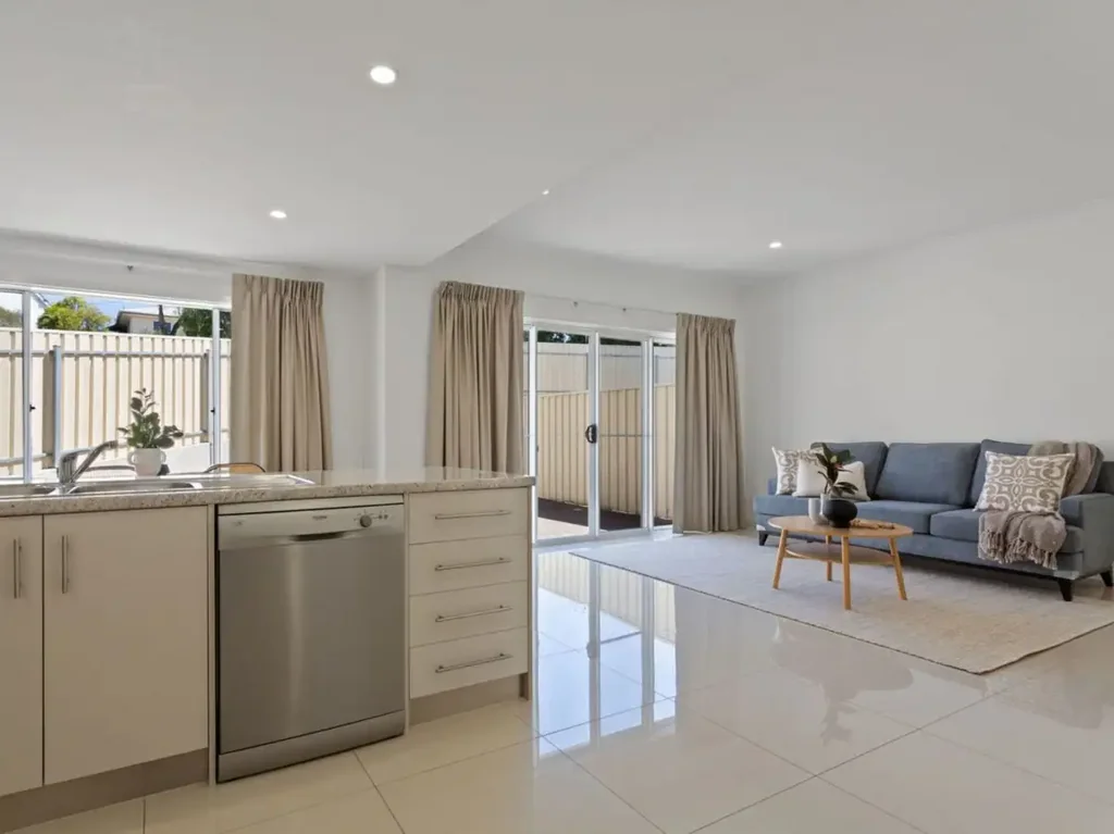 Port Lincoln 3ਬੈੱਡਰੂਮ Modern Townhouse Living with Style, Security & Stunning Views