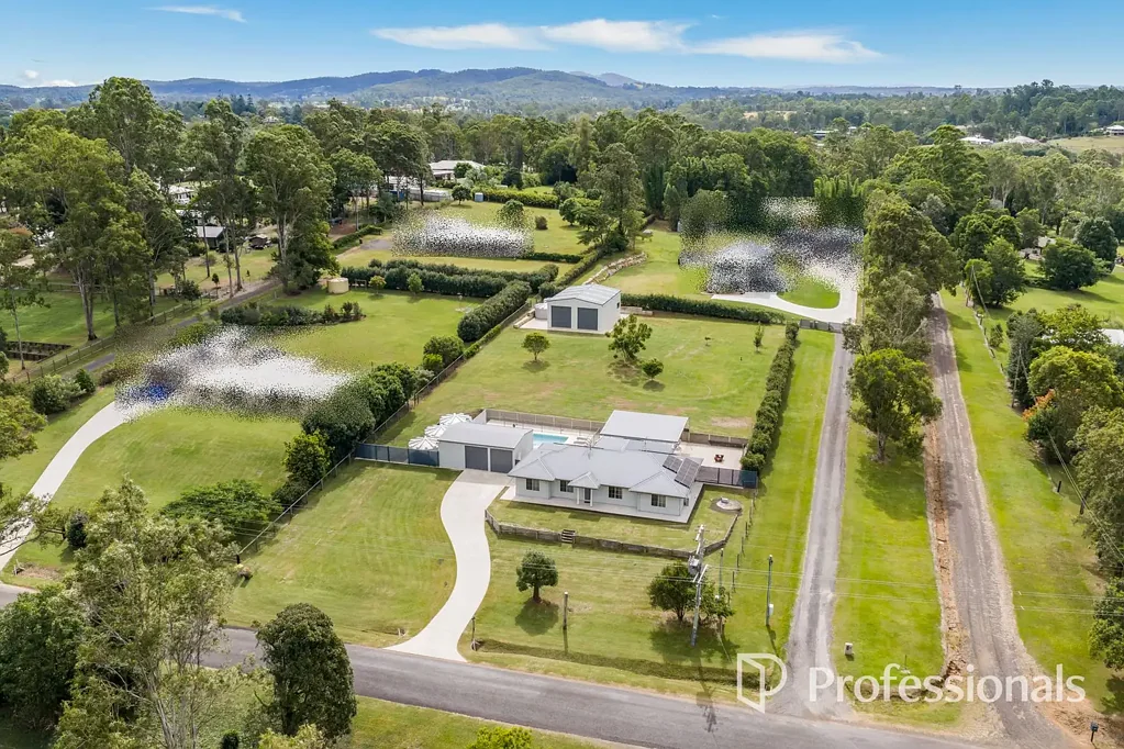 76 Rocks Road, Southside, QLD 4570