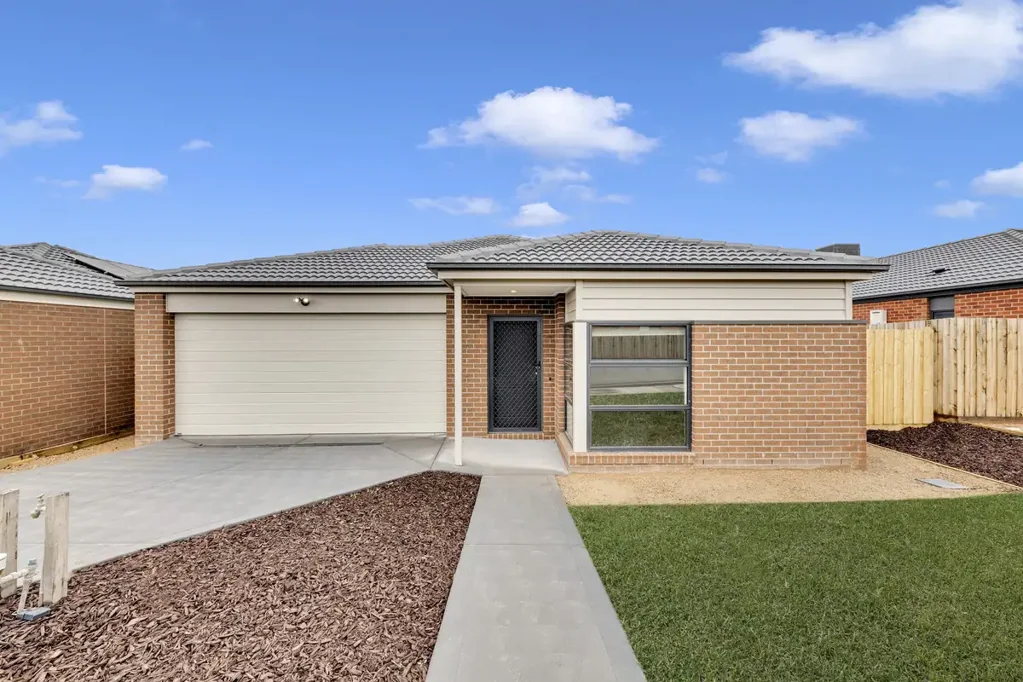 Modern Family Home In Heart Of Wallan!