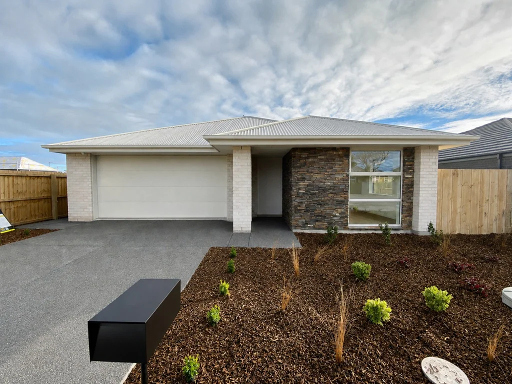 Brand new 4 bedroom family home in great location