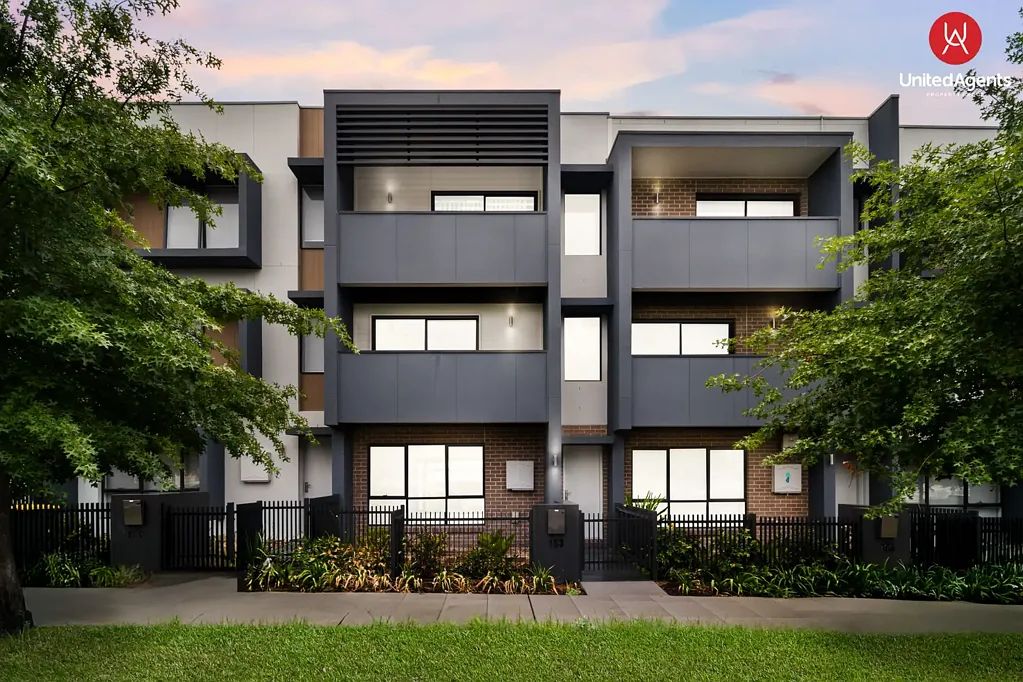 153 South Circuit, Oran Park, NSW 2570