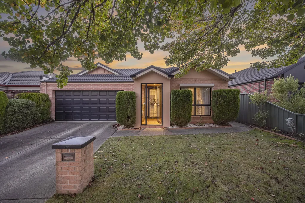 Lake Gardens 3房  Stylish & Low-Maintenance Living in Sought-After Lake Gardens