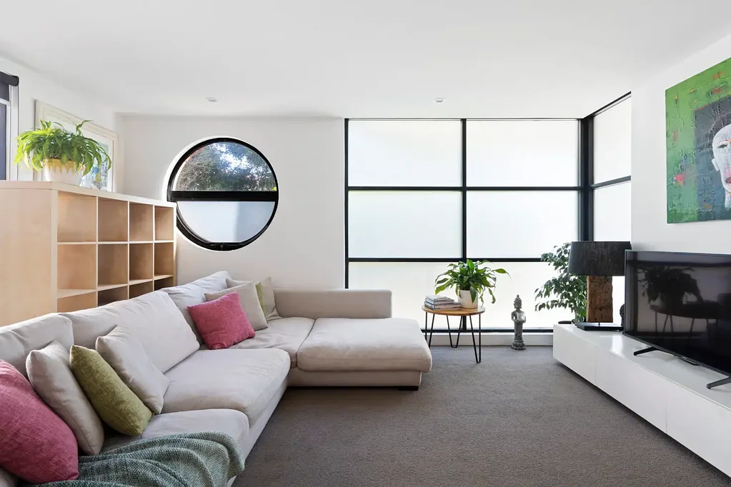 Manly 1ਬੈੱਡਰੂਮ Spacious beachside haven with sunlit interiors and leafy balcony