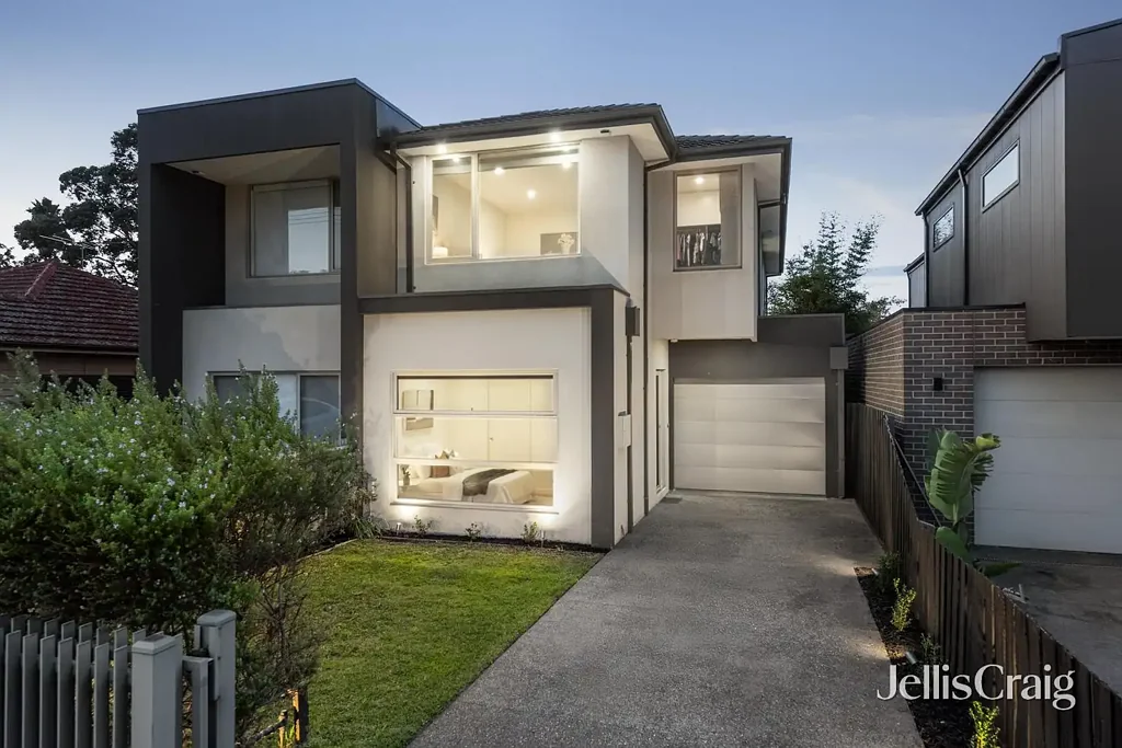 Bentleigh East 4 Bedroom A spacious standout of sun filled warmth