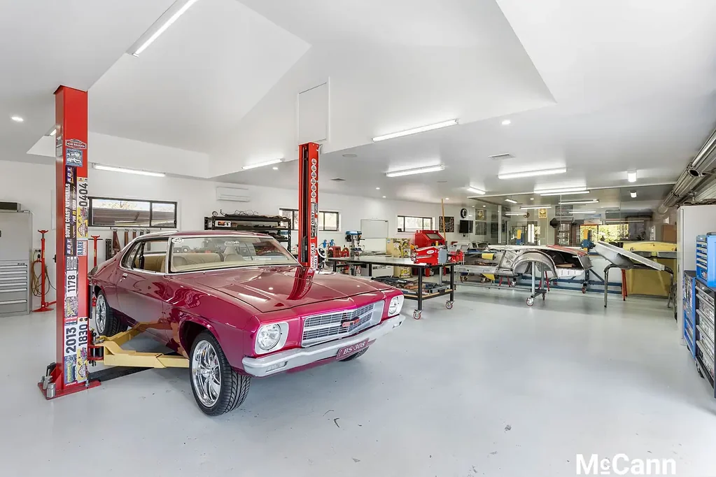 Kambah 4Zimmer Ultimate family lifestyle: Huge block and garage goals
