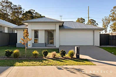Thornton 4Moenga CONTEMPORARY STYLE MEETS PRACTICAL FAMILY LIVING!
