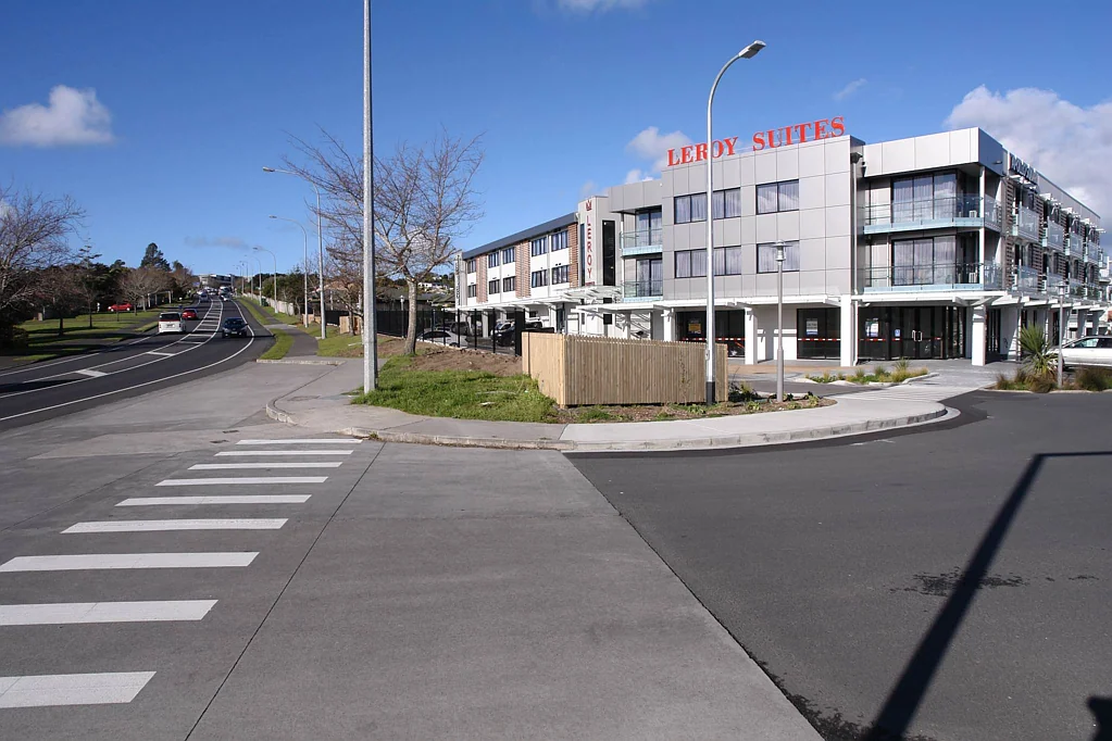 Rosedale TWO LEVEL BRAND NEW RETAIL/SHOWROOM UNITS