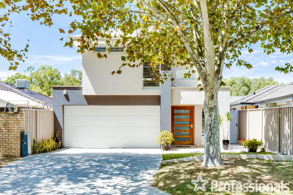 18 Paradise Quays, Ballajura, WA 6066