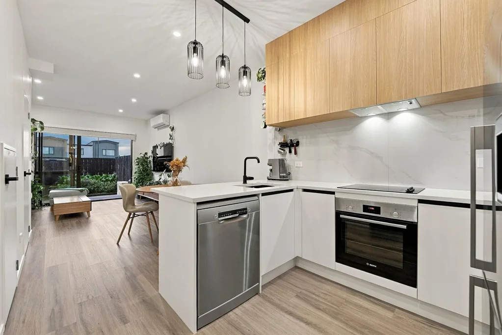 18 Kiato Lane, Flat Bush