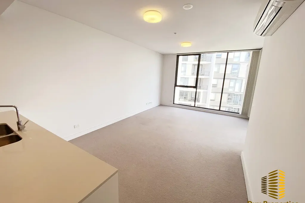 Modern One Bedroom Apartment with Spectacular City & Water Views