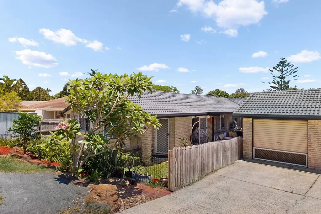 1/14 Annette Crt, Labrador, QLD 4215