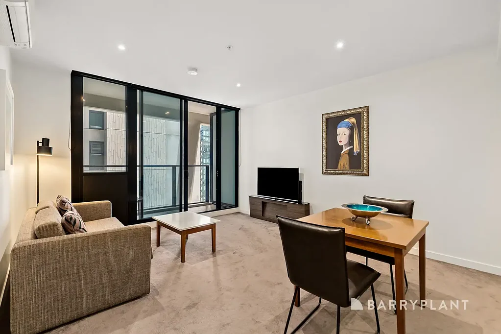 Southbank 1ห้องนอน Look no further a current 7.5% return approx with 2 car spaces!