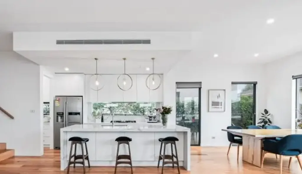 Knoxfield 3房 现代宽敞三卧 书房联排别墅 风格功能兼备 维护便利 舒适宁静休憩 Modern light filled townhouse