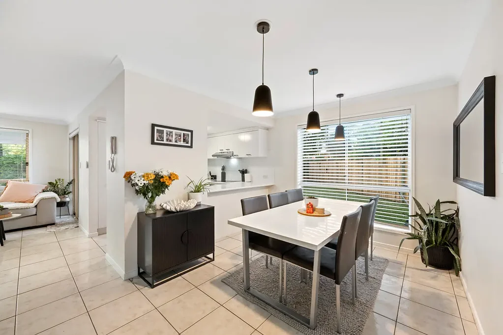 Arundel 3房  Unmissable Townhouse With A Large Backyard In A Boutique Complex