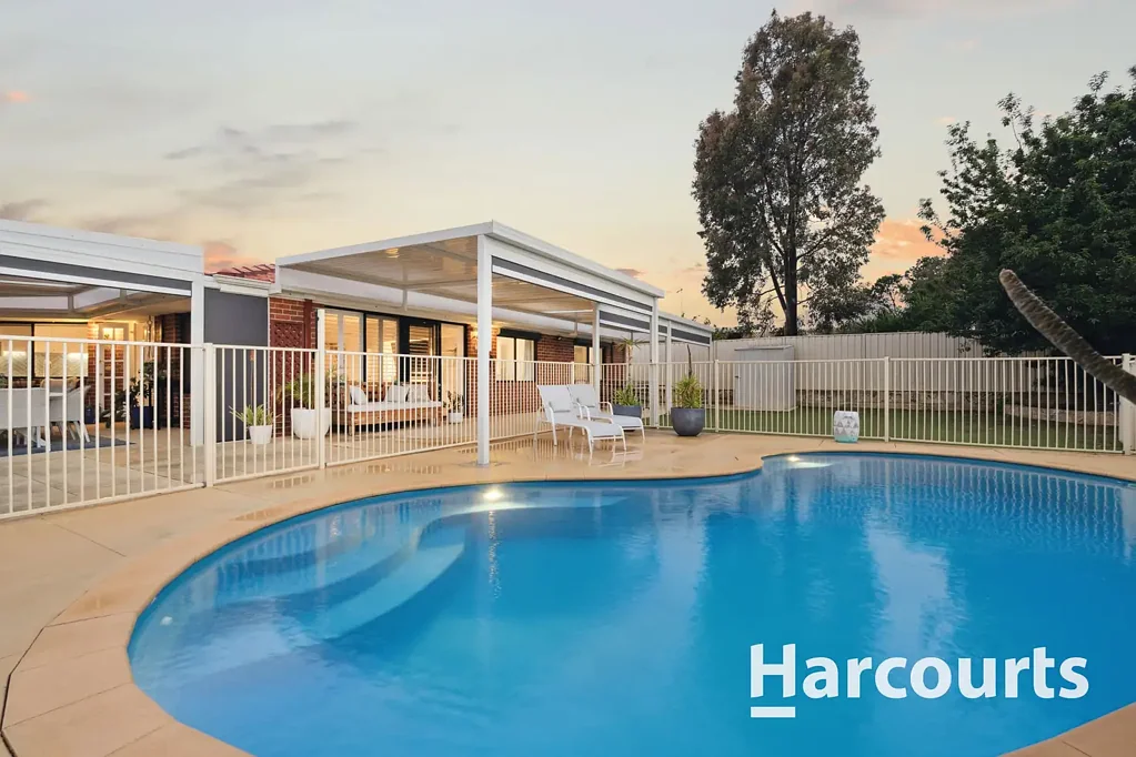 Kinross 4ਬੈੱਡਰੂਮ Stylish family living with poolside entertaining