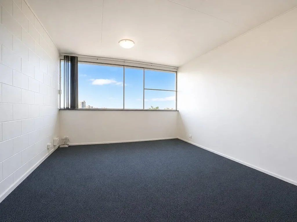 STUNNING RIVER VIEW IN THE HEART OF HIGHGATE HILL