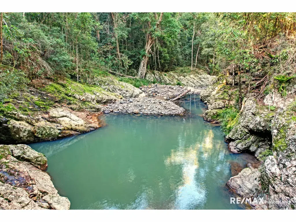 Maleny 4 Bedroom Private Rainforest Retreat with Two Homes, Creek, Waterfalls & Rare Ecosystems